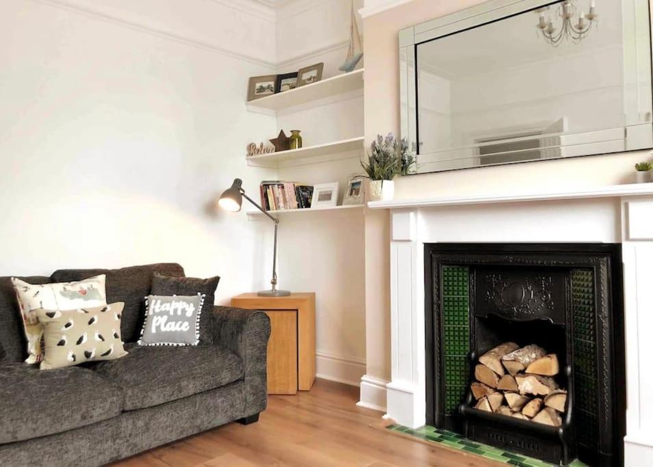 Sunny Seaside Beach House Lytham Centre Sleeps 8 리탬 세인트 앤스 외부 사진