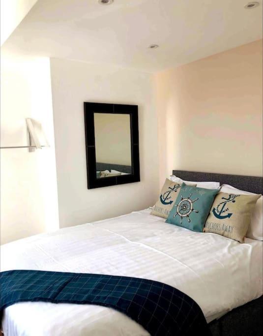 Sunny Seaside Beach House Lytham Centre Sleeps 8 리탬 세인트 앤스 외부 사진